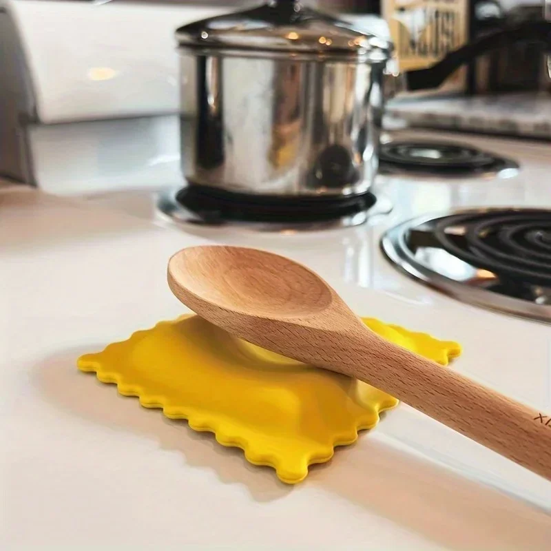 Cartoon Biscuit-Shaped Soup Spoon Rest - Heat Insulating Silicone Mat for Kitchen